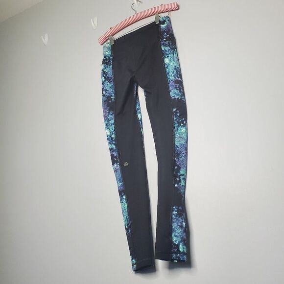 Victoria's Secret S Workout Leggings Oil Spill Wonderland Black Purple Blue VSX - Picture 2 of 12